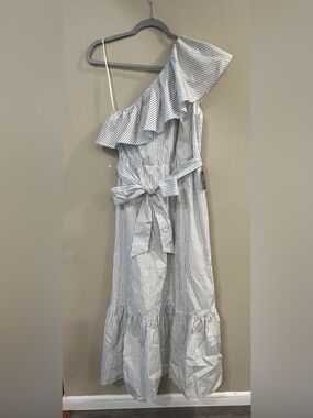 Express Dress Size 
Medium 
Grey and White Striped Off-Shoulder Maxi Dress